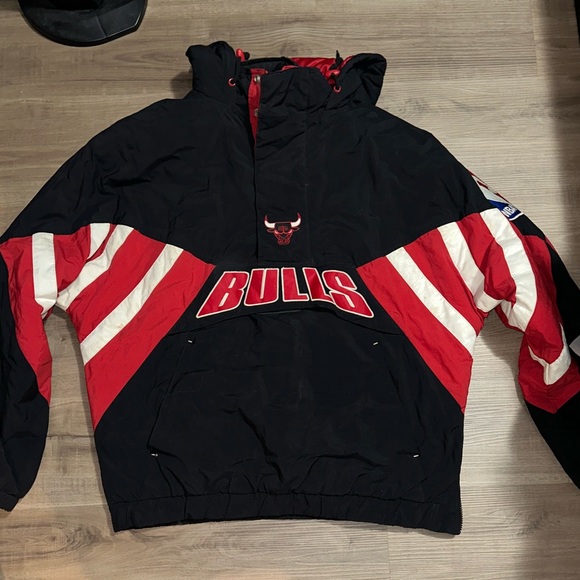 Mitchell & Ness Bulls Winter Jacket - Picture 1 of 4
